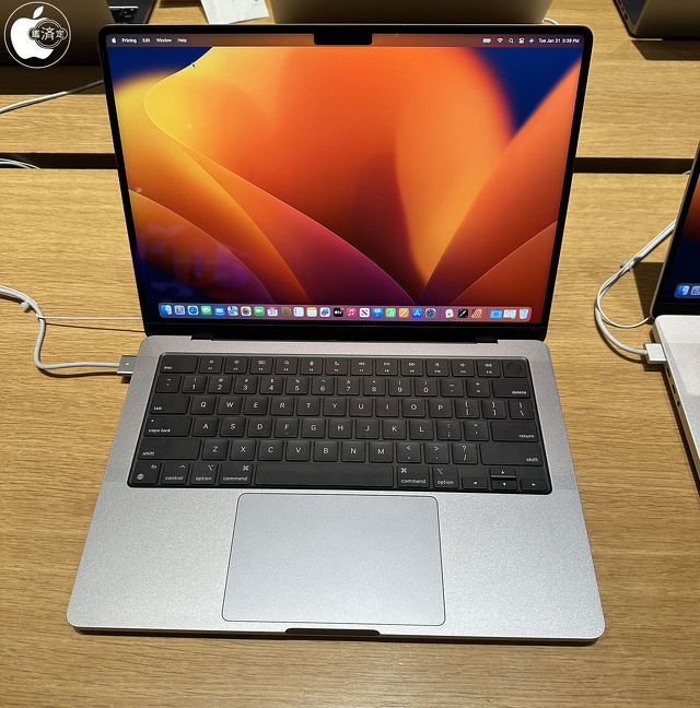 MacBook Pro (14-inch, 2023)