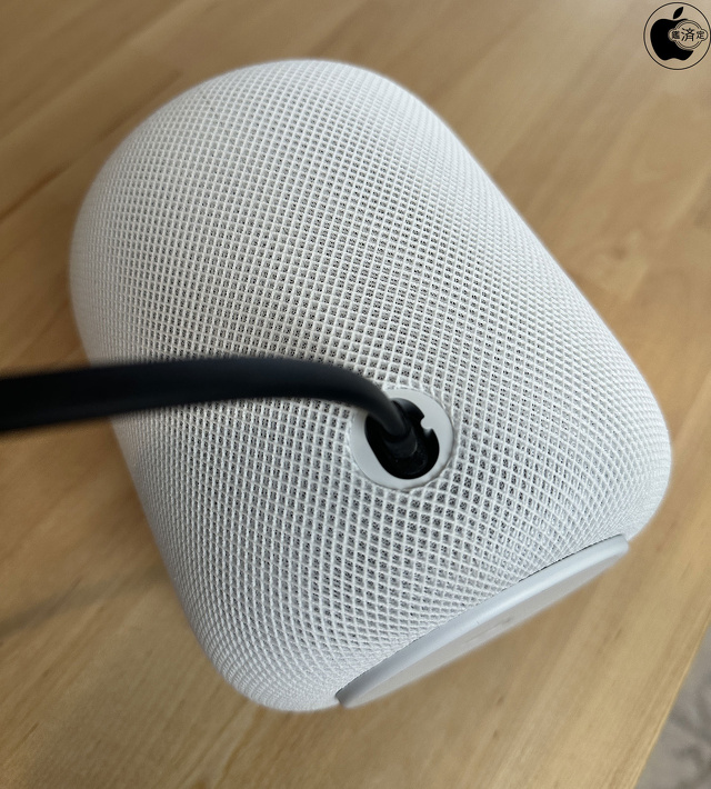HomePod(第2世代)にApple TV 4Kの電源ケーブルを接続