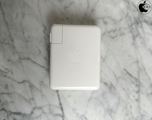 140W USB-C電源アダプタ