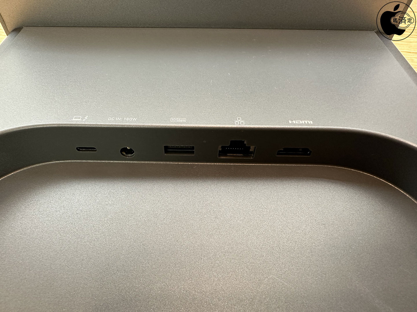 アンカー・ジャパン、モニタースタンド型マルチドック「Anker 675 USB