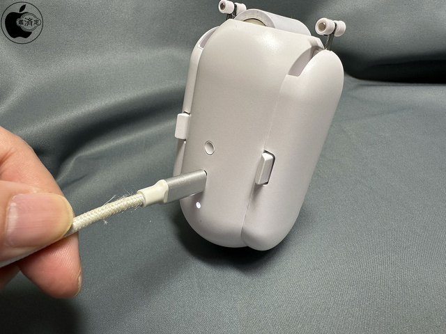 SwitchBotカーテンを充電