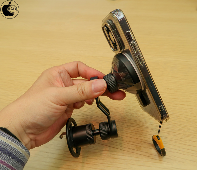 mophie Wireless Charging Vent Mount with MagSafe