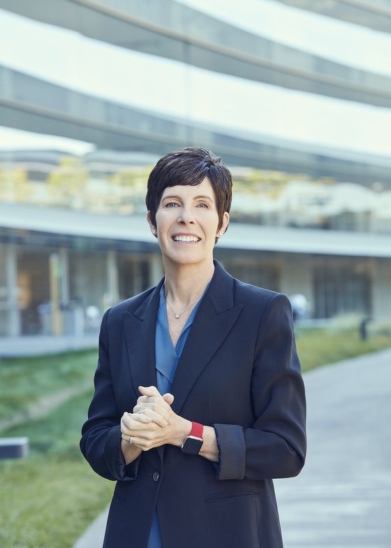 Appleの直営店担当シニアヴァイスプレジデントDeirdre O’Brien氏