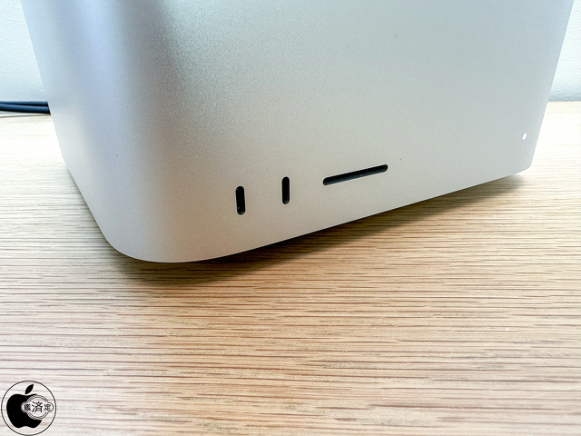 Mac Studio (2023)：前面