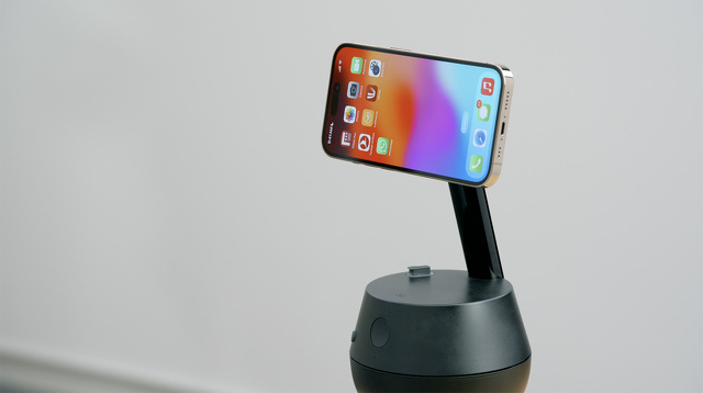 [Integrate with motorized iPhone stands using DockKit