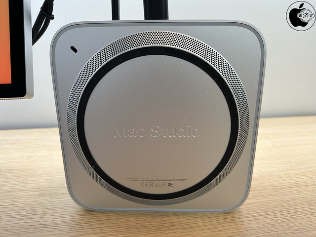 Mac Studio (2023)：底面