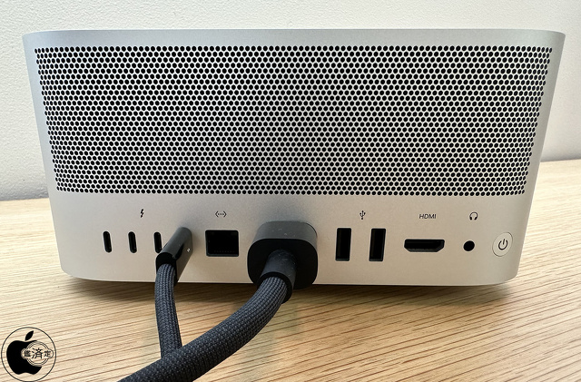 Mac Studio (2023)：背面