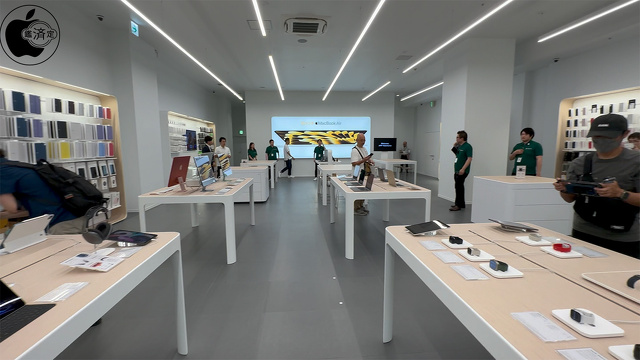 Apple Premium Partner：C smartららぽーと横浜店