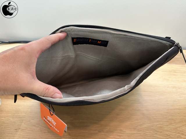 STM Myth 16インチLaptop Sleeve