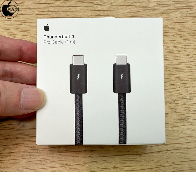 Apple Thunderbolt 4（USB‑C）Proケーブル（1 m）