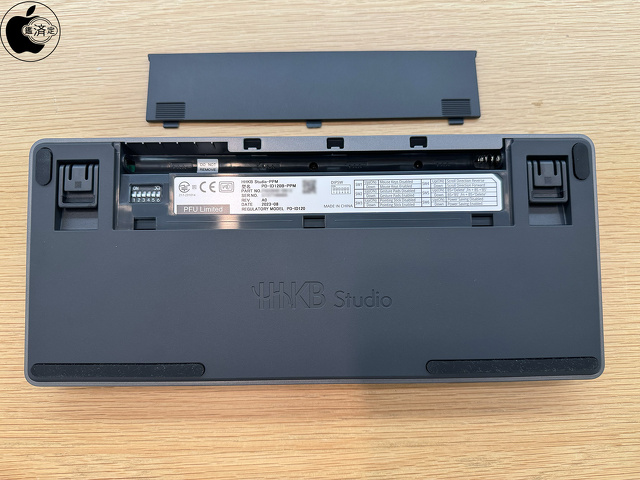 HHKB Studio：底面