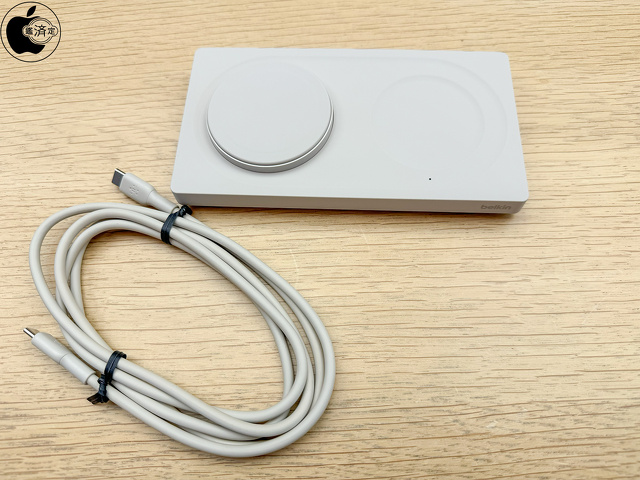 Belkin BOOST CHARGE PRO 2-in-1 Wireless Charger Pad with MagSafe