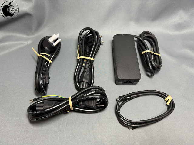 Belkin Connect Thunderbolt 4 5-in-1 USB-C ドッキング ステーション：同梱品