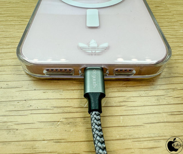 adidas Originals MagSafe Clear iPhone 15 Plus