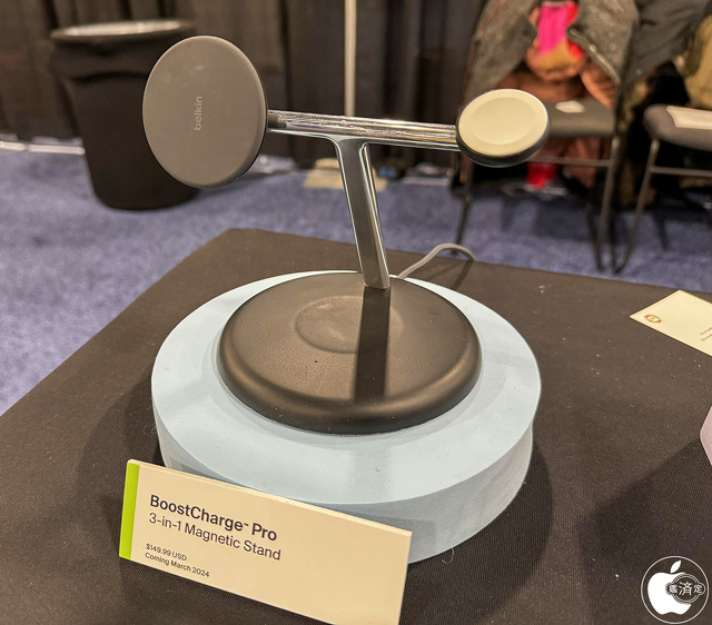 BoostCharge Pro 3-in-1 Q2 ワイヤレス充電スタンド