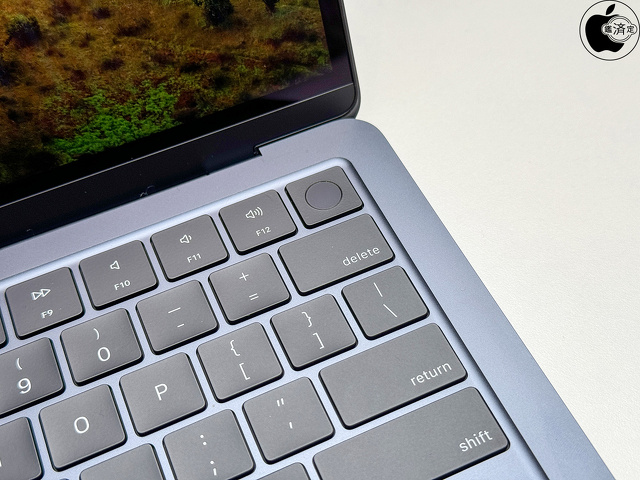 MacBook Air (13-inch, M3, 2024)：Touch ID