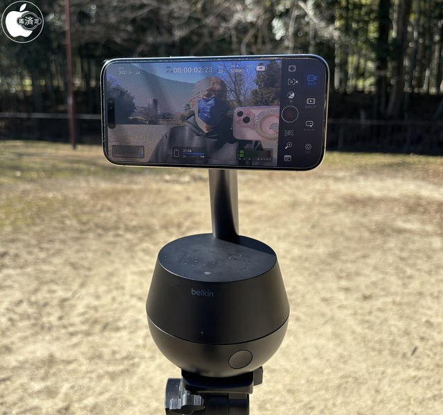 Belkin Auto-Tracking Stand Pro with DockKit：Blackmagic Camera