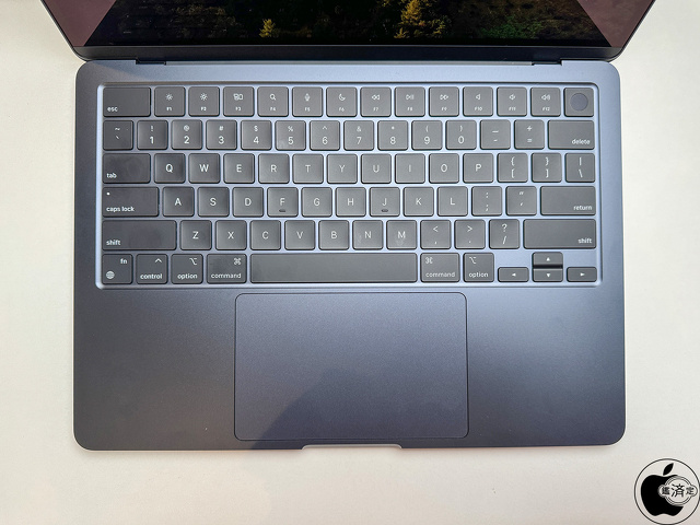 MacBook Air (13-inch, M3, 2024)：キーボードとトラックパッド