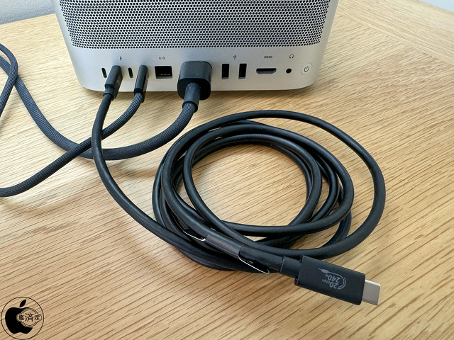 Belkin Connect USB4 ケーブル、240W + 20Gbps