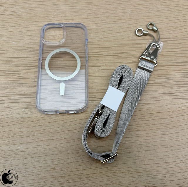 Tech21 FlexQuartz for iPhone 15（MagSafe対応）- クロスボディストラップ付き