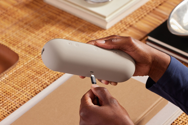 Beats Pill：シャンパンゴールド