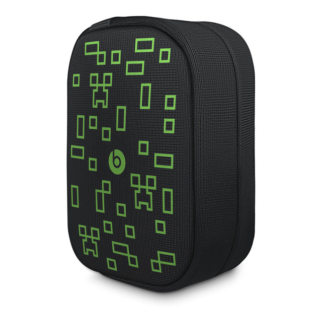 Beats Solo 4 – Minecraft Special Edition – Charged Black