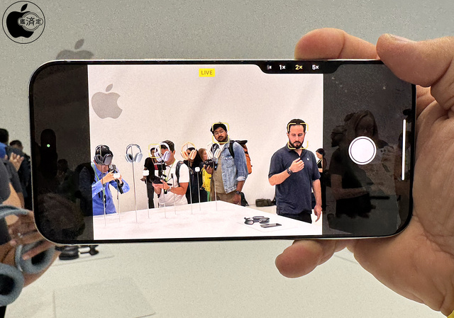 カメラコントロールのオーバーレイ