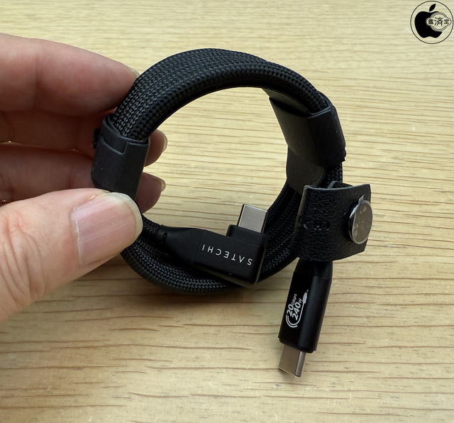 Satechi Right-Angle USB-C to USB-C Data and Charge Cable