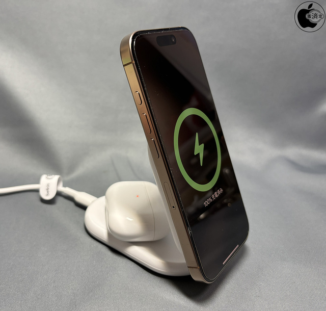 Belkin BoostCharge Qi2 2-in-1折りたたみ式 ワイヤレス充電器（15W）