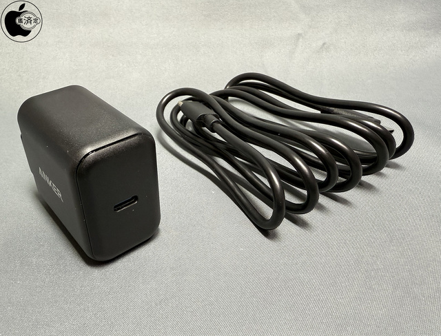 Anker MagGo Wireless Charging Station (3-in-1, Foldable Pad)付属品