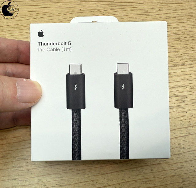 Apple Thunderbolt 5（USB‑C）Proケーブル（1 m）