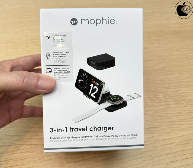 mophie 3-in-1 travel charger（MagSafe対応）