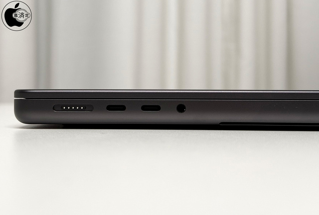 MacBook Pro (14-inch, M4, 2024)/M4：左側面ポート
