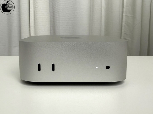 Mac mini (2024)：前面ポート