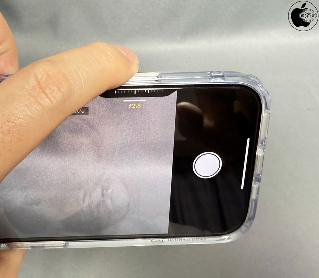 ESR iPhone 16 Classic Hybrid (HaloLock + Camera Control):カメラコントロール・ケース・インターフェース