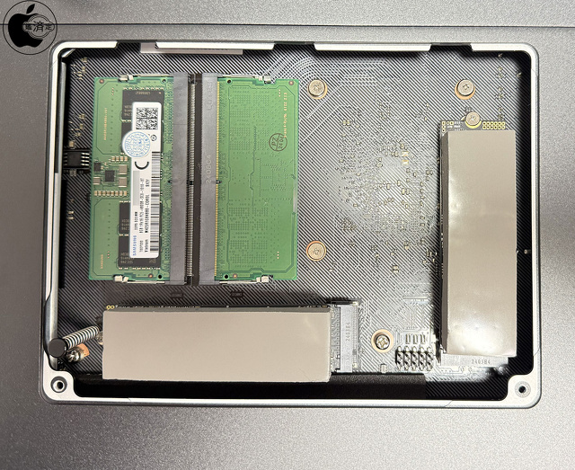 UGREEN NASync DXP6800 Pro拡張スロット