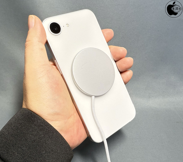 iPhone 16e：MagSafe充電器