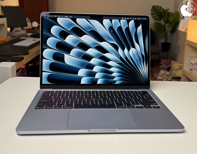 【ほぼ新品】MacBook Air M4 13インチ 2025年モデル Amazon.co.jp: Apple 2025 MacBook Air M4 チップ搭載 13 インチ