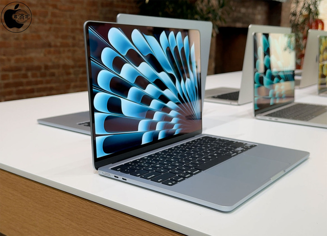 MacBook Air (13-inch, M4, 2025):スカイブルー