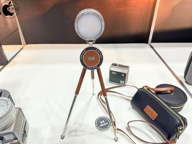 Harlowe Tabletop Tripod for MagSafe+Harlowe Sol 5