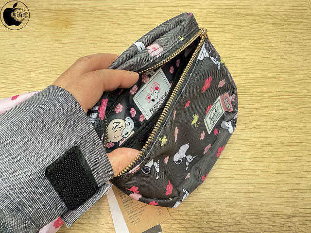 Herschel Settlement Hip Pack - スヌーピーチェリーブロッサム