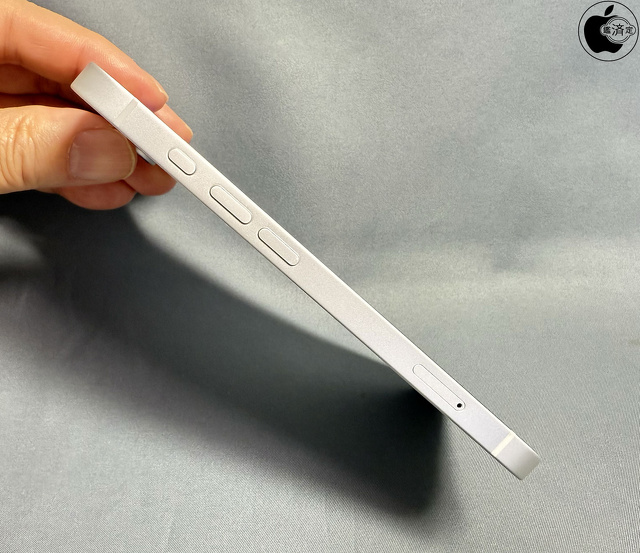 iPhone 16e：アクションボタン