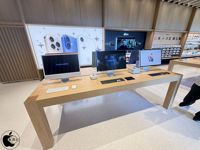 Apple 梅田:Macデスクトップ展示