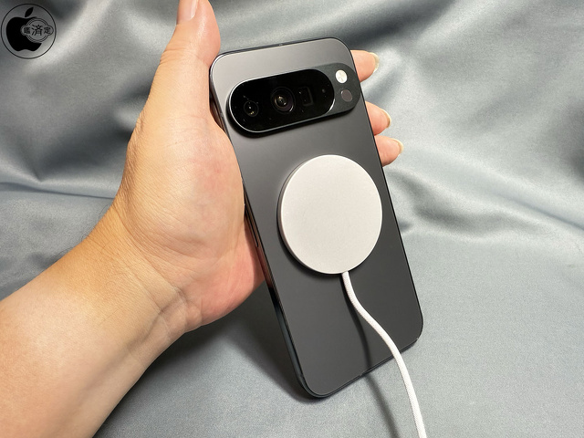 Google Pixel 10 Pro XL：Apple MagSafe充電器