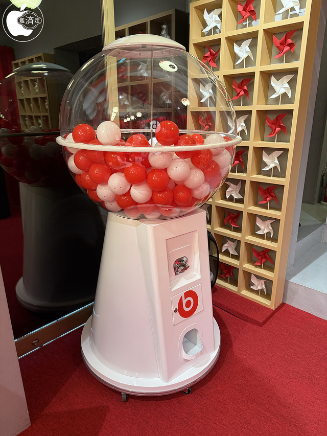 巨大ガチャポン