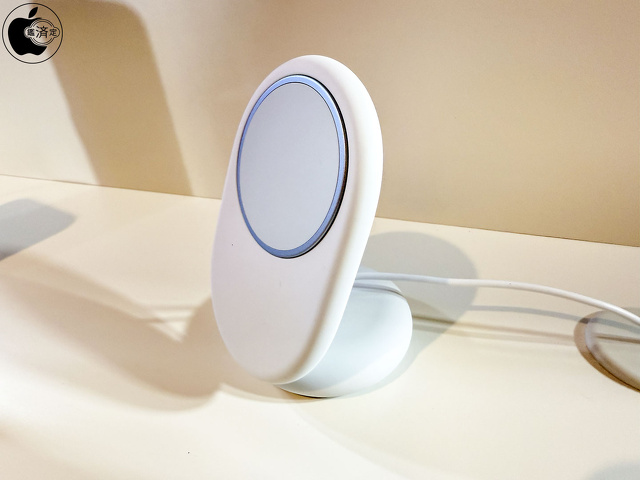 Google Pixelsnap 充電器（スタンド付き）