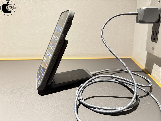 Google Pixel 10 Pro XL：Belkin UltraCharge 2-in-1 Foldable Magnetic Charger with Qi2 25W