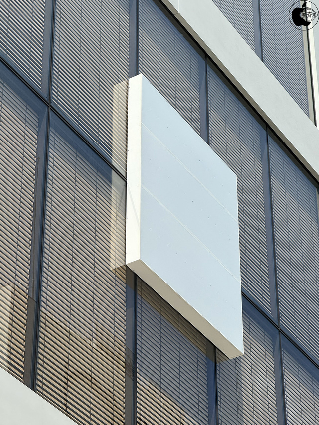 Apple 銀座：Appleロゴ設置場所