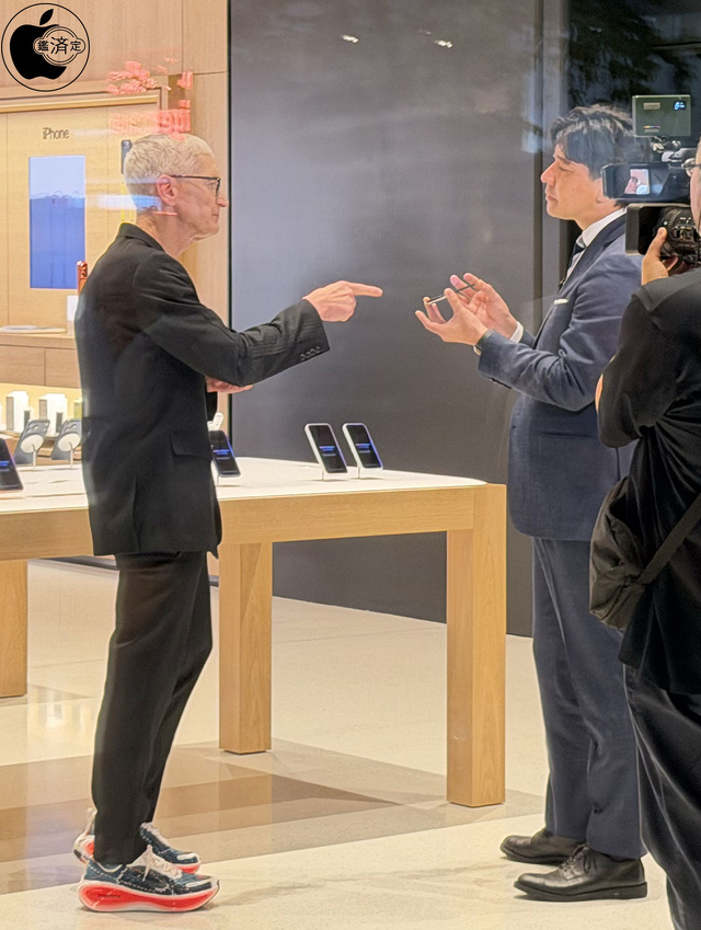 Tim Cook CEO：豊島キャスター