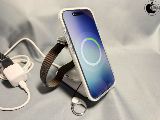 Belkin UltraCharge 3-in-1 Foldable Magnetic Charger